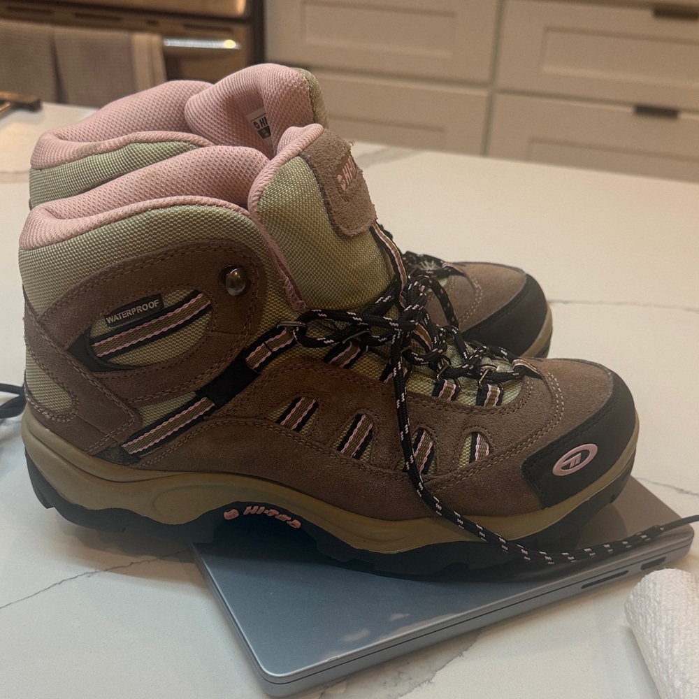 Hi-Tec Outdoor Boots with Pink and Brown Highlights - Picture 6 of 7